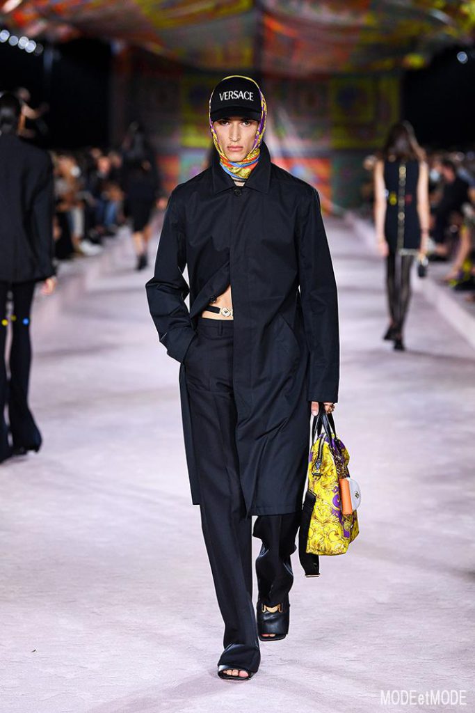 Versace_SS22_005