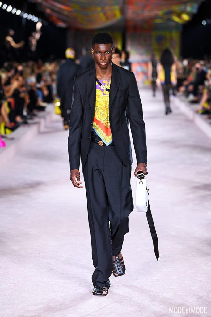 Versace_SS22_007