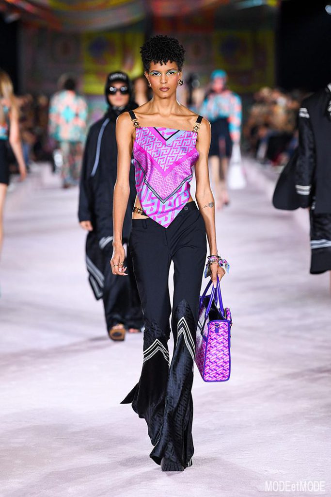 Versace_SS22_027