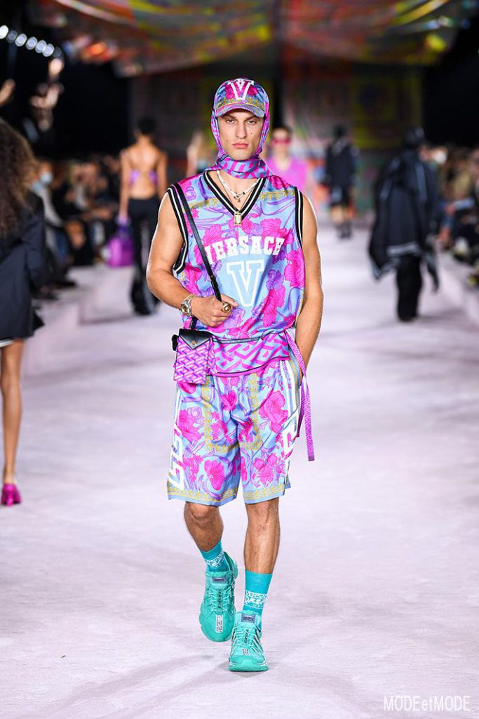 Versace_SS22_030
