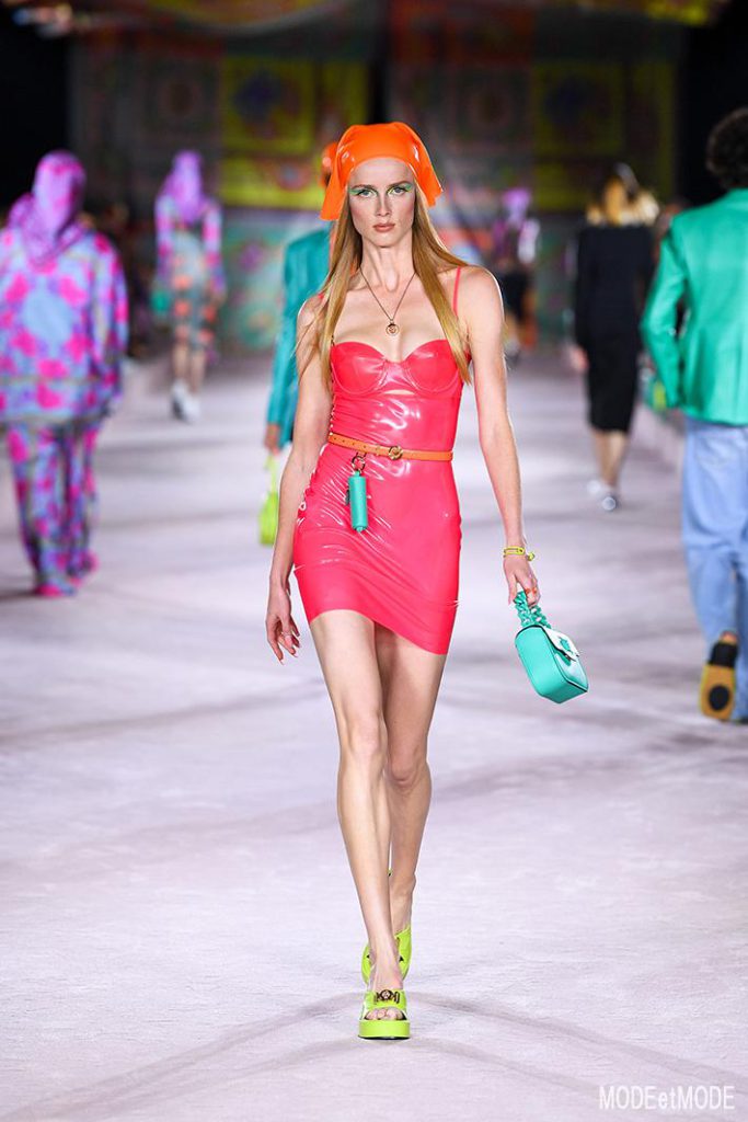 Versace_SS22_037