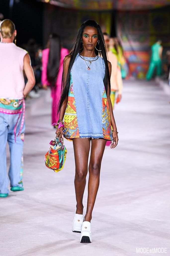Versace_SS22_044