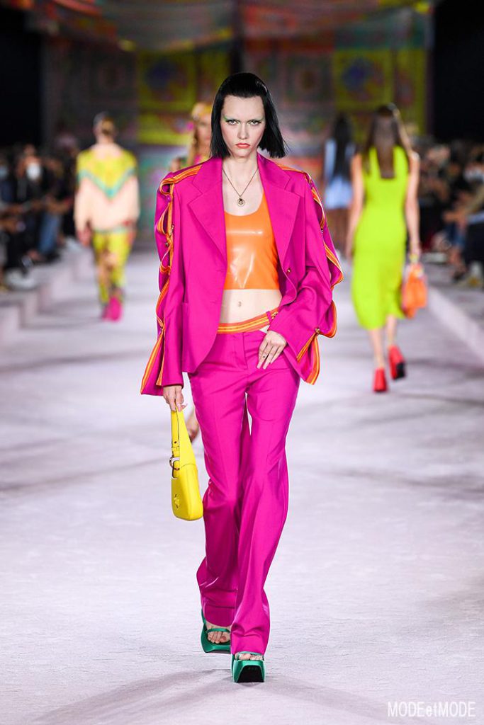 Versace_SS22_048