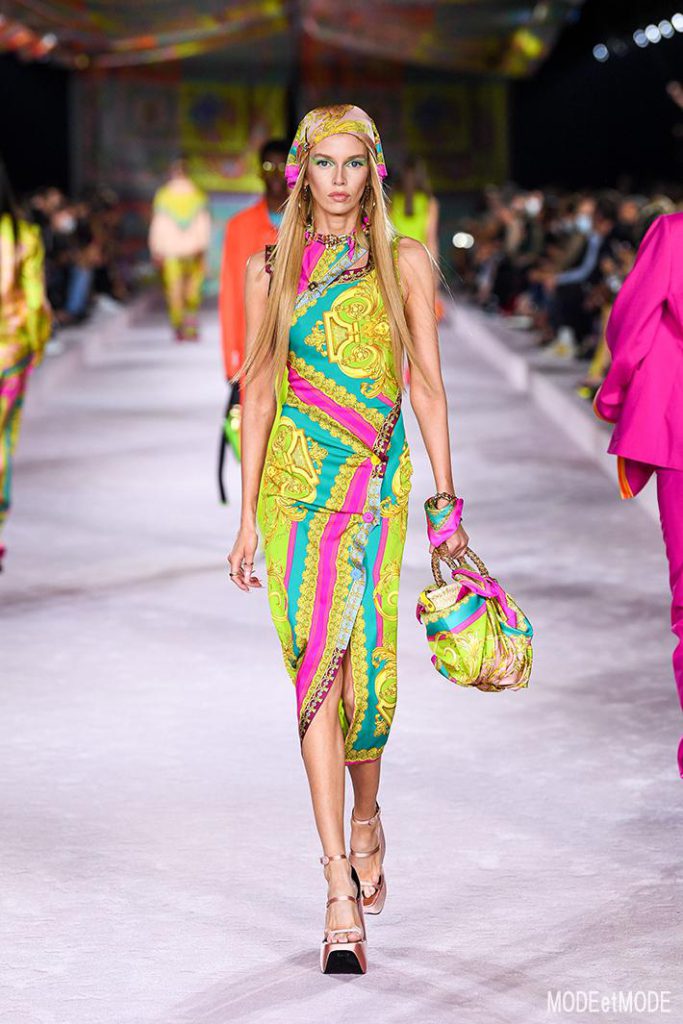 Versace_SS22_049