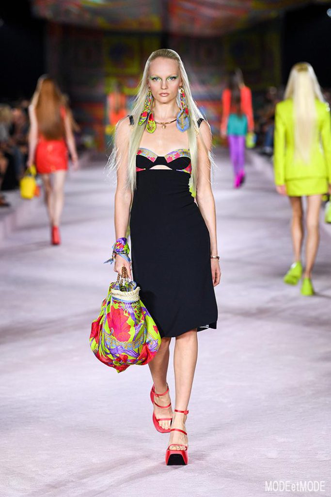 Versace_SS22_056
