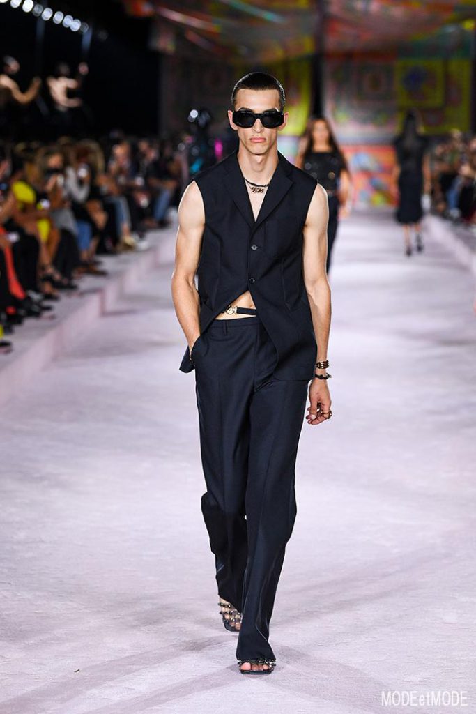 Versace_SS22_076