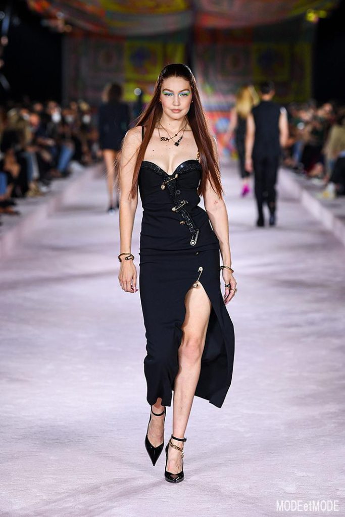 Versace_SS22_078