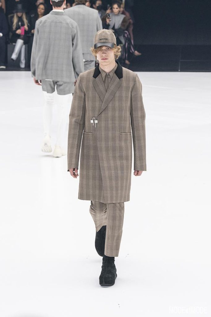givenchy_SS22_031